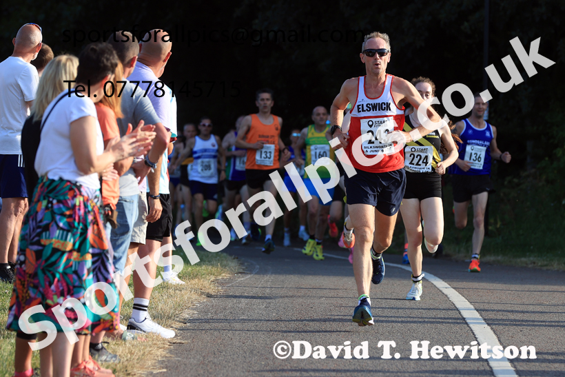 Senior Women and Men V50 plus, 2026 Sunderland 5k, Silksworth, Sunderland. Photo: David T. Hewitson/Sports for All Pics